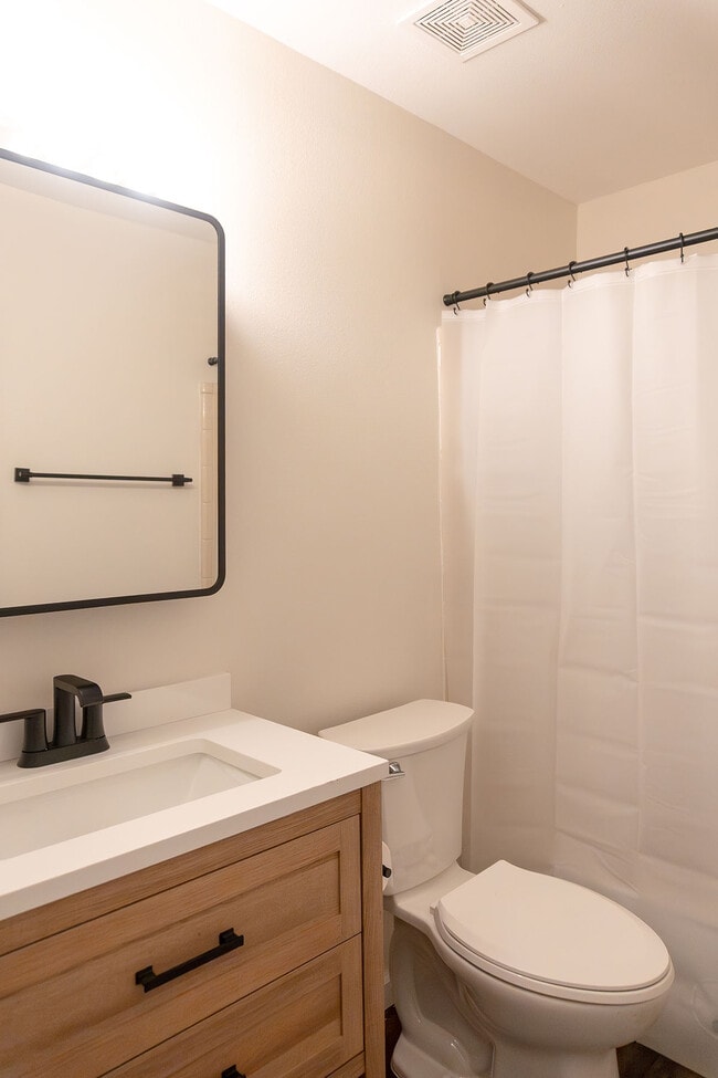 Building Photo - 1321 Burgess Dr