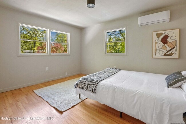 Building Photo - 13 Arnold Dr