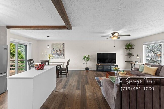 Building Photo - 1730 Hathaway Dr