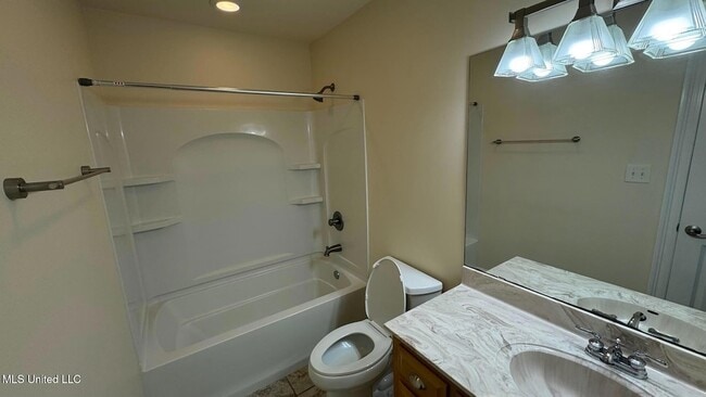 Building Photo - 289 Highpoint Dr