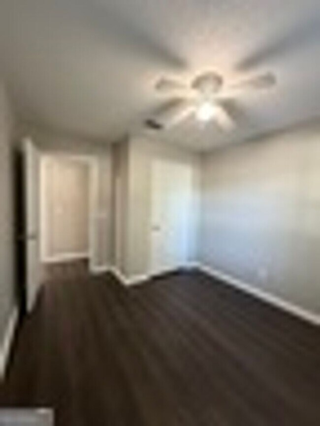 Building Photo - 73 Talbot Ct