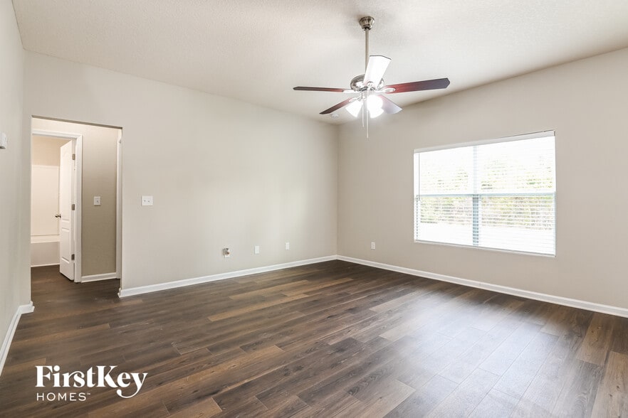 Building Photo - 65081 Lagoon Forest Dr