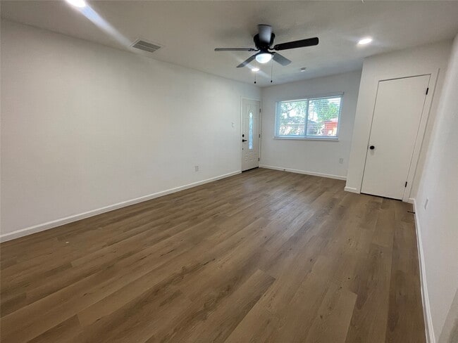 Building Photo - 2825 8th Ave N