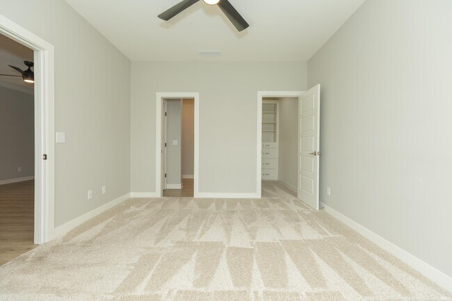 Building Photo - 3796 High Pointe Dr