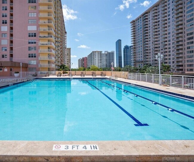 Building Photo - 251 174th St