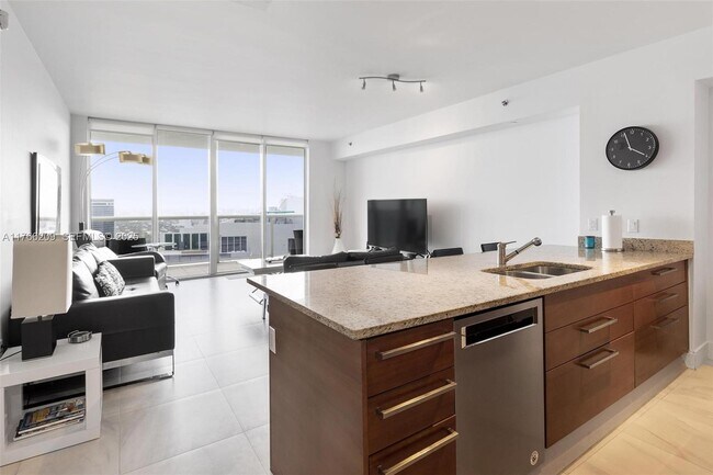 Building Photo - 1830 S Ocean Dr