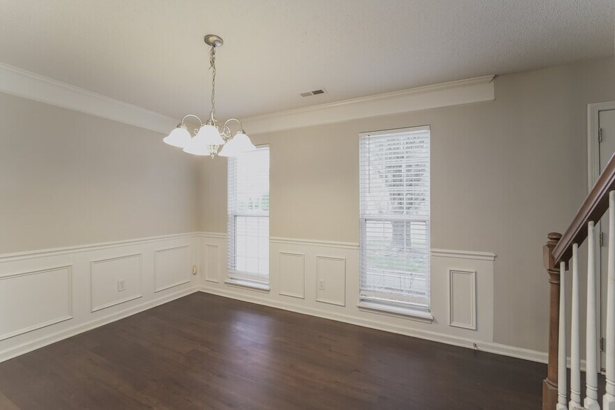 Building Photo - 4885 Bentridge Dr NW