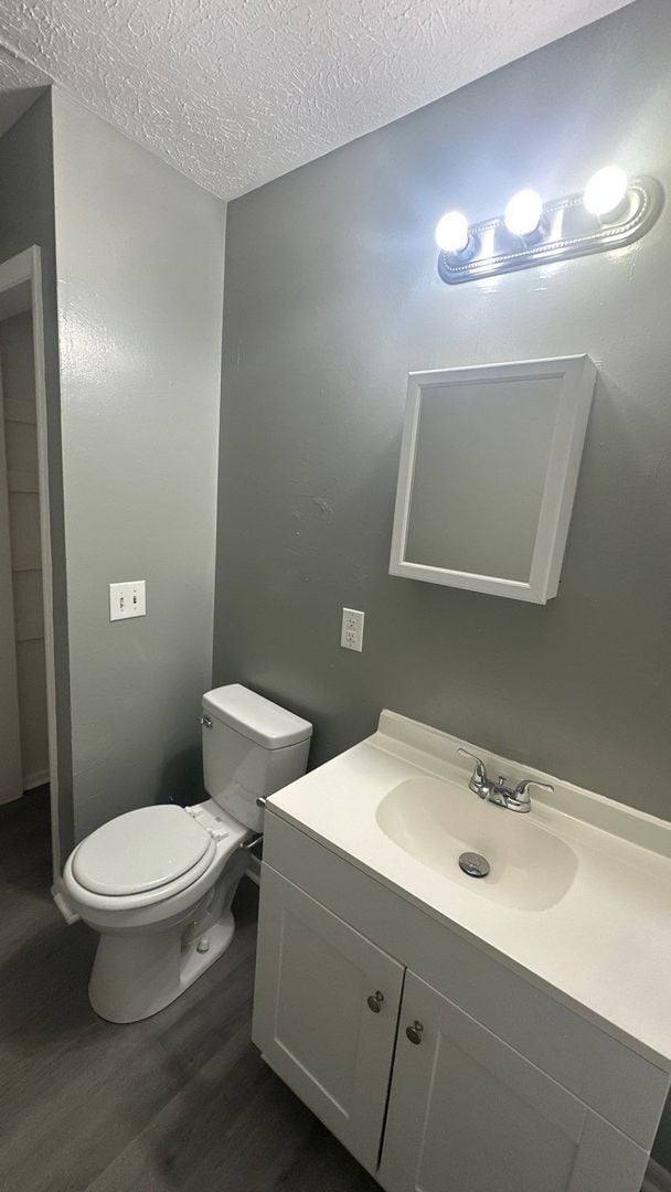 Building Photo - FIRST FULL MONTHS RENT FREE!! 2 Bedroom Duplex with Huge Back Yard!