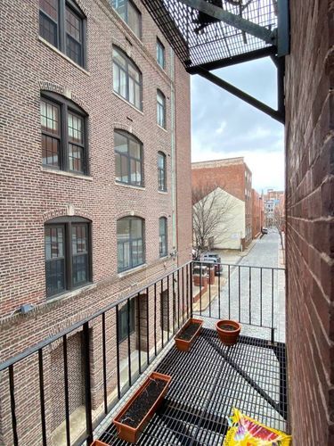Primary Photo - 225 Arch St