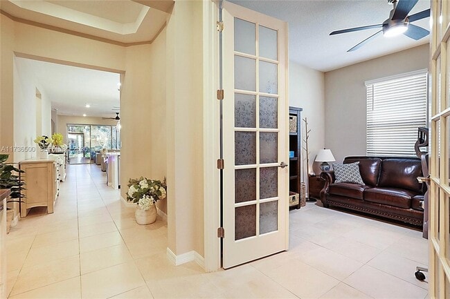 Building Photo - 545 Ranch Oak Cir