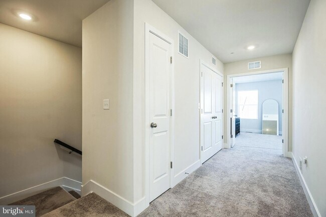 Building Photo - 4165 Brodie Pl