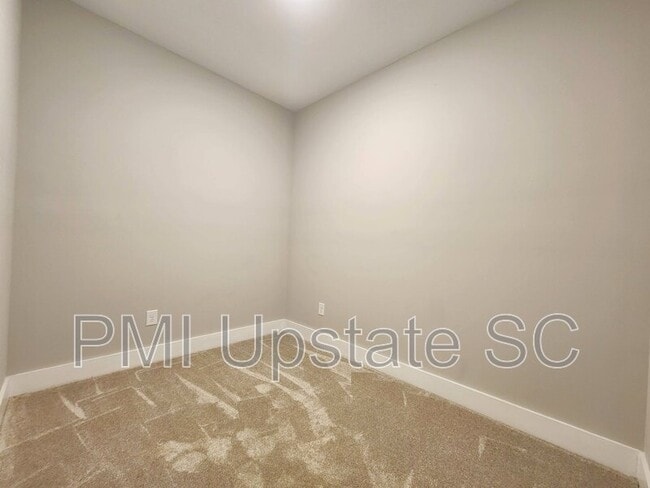 Building Photo - 6 Dean St