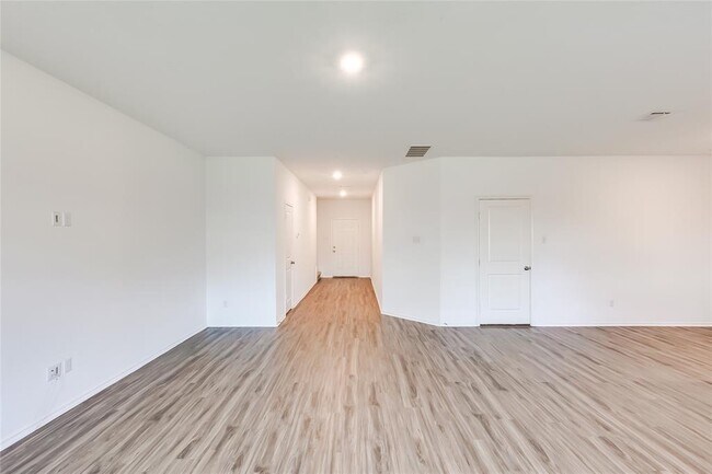 Building Photo - 415 Geode Glen