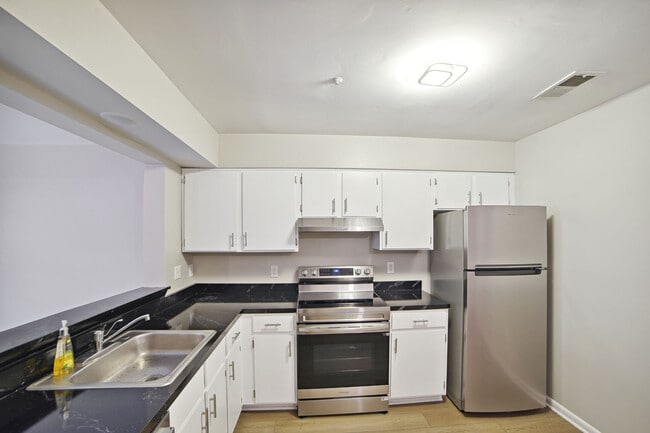 Building Photo - 13913 Highstream Pl