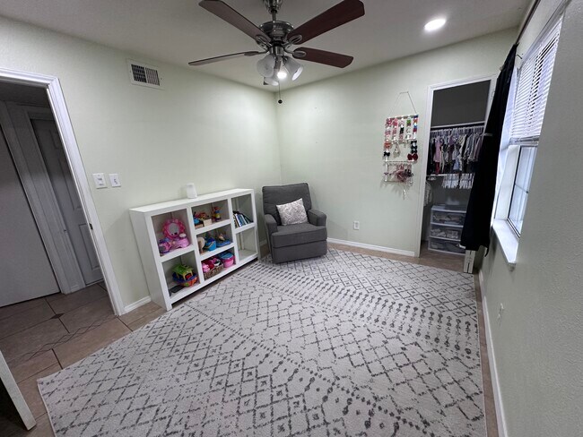 Building Photo - 6916 Elliot Ct