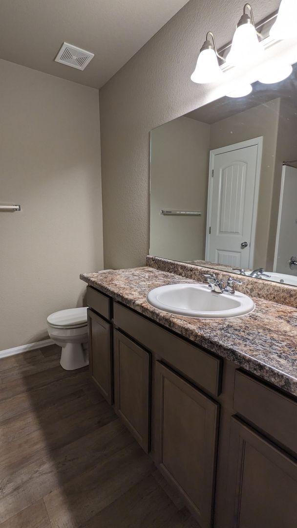 Building Photo - TWO STORY END UNIT TOWNHOME 3 BED/2.5 BATH...