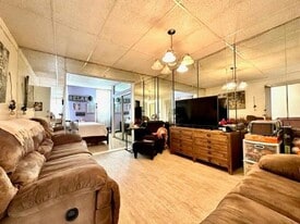 Building Photo - 599 Carroll St