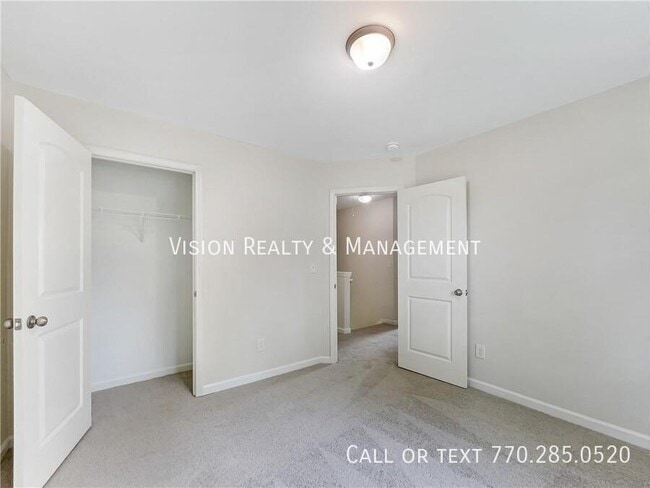 Building Photo - 745 Dot Dr