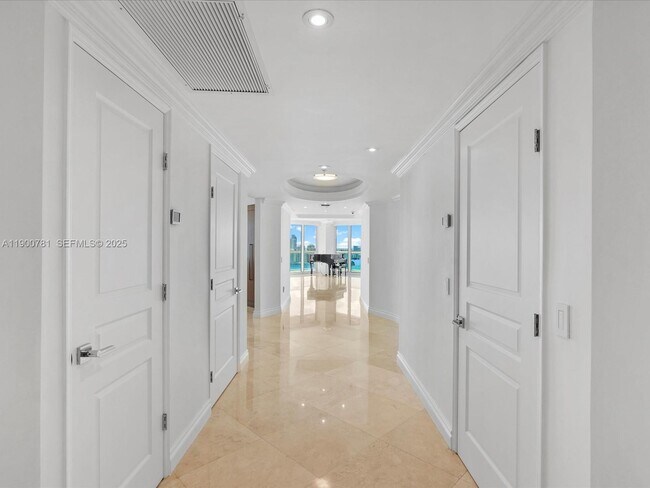 Building Photo - 3370 Hidden Bay Dr