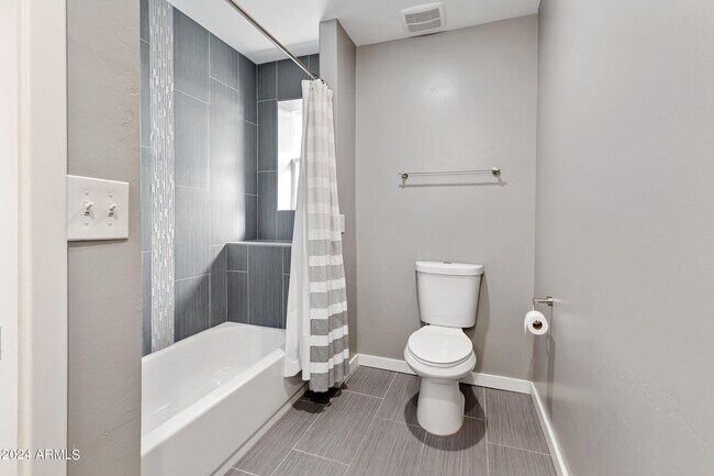 Building Photo - 1832 E Campbell Ave