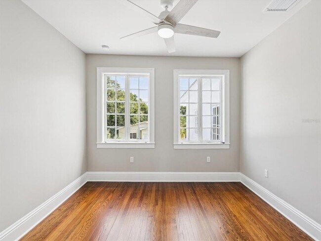 Building Photo - 456 Gardenia St