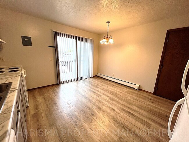 Building Photo - 2 BD - WHEN LOCATION, COMMUNITY AND PRICE MATTER...THIS IS THE PLACE FOR YOU!