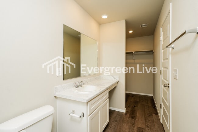 Building Photo - 10105 E King Pl