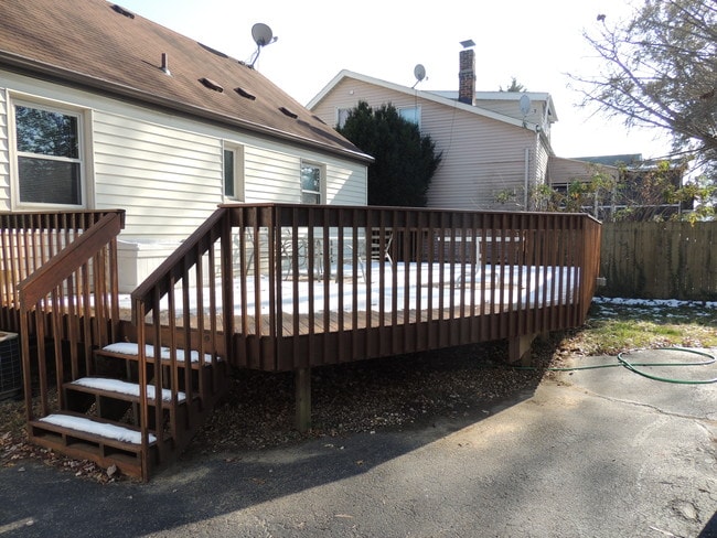 Building Photo - 9663 West Ave