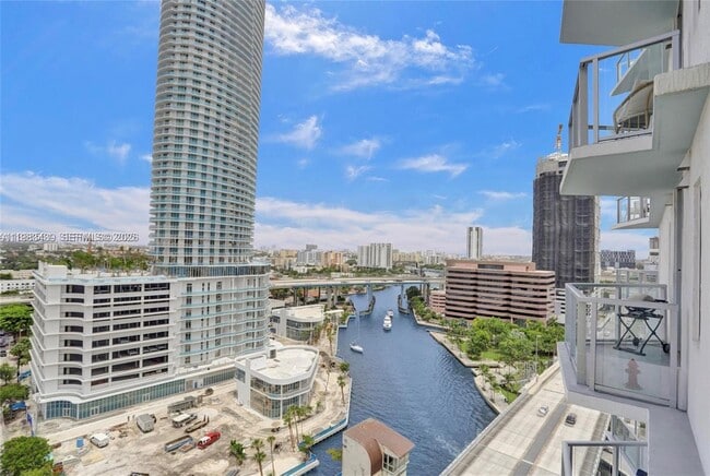 Building Photo - 185 SW 7th St