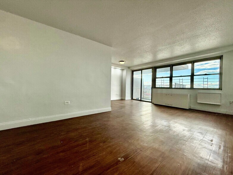 Primary Photo - 880 Boynton Ave