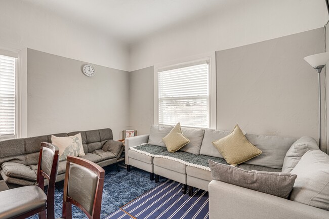 Building Photo - Eagle Avenue