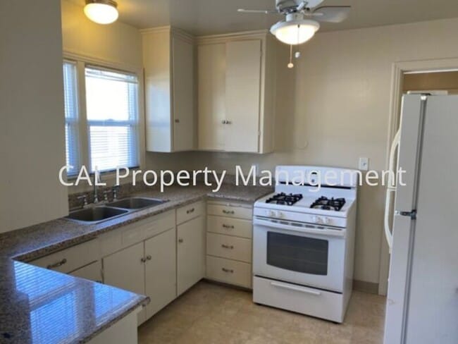 Building Photo - Two Bedroom for Rent in South Salinas, CA!