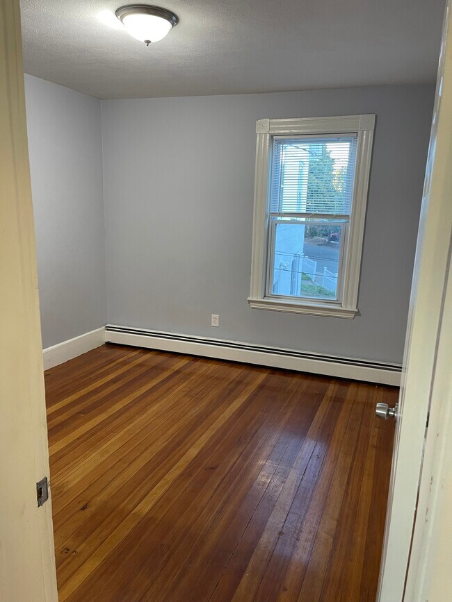 Building Photo - 4 Berry St