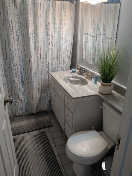 Bathroom - 7248 Shoshone Ave