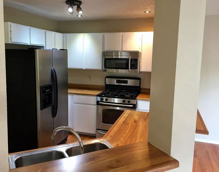 Building Photo - 1213 Silverton Ct