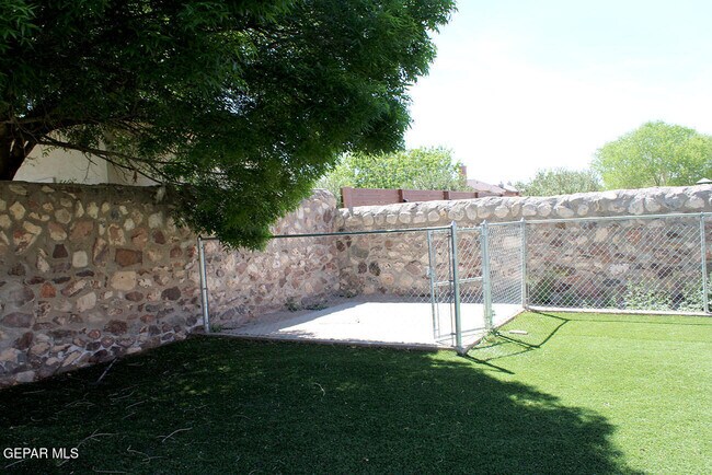 Building Photo - 815 Saguaro Park Ct