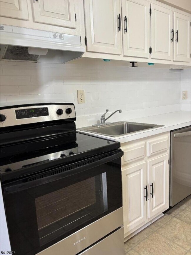 Building Photo - 15 Cottage St