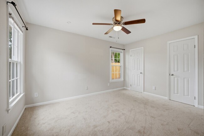 Building Photo - 2252 Newstead Dr