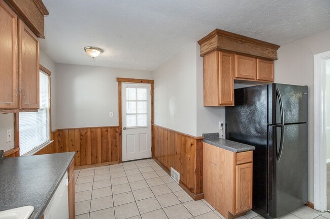 Building Photo - Spacious 3 bedroom/2 bath Cleveland Hts single family house!