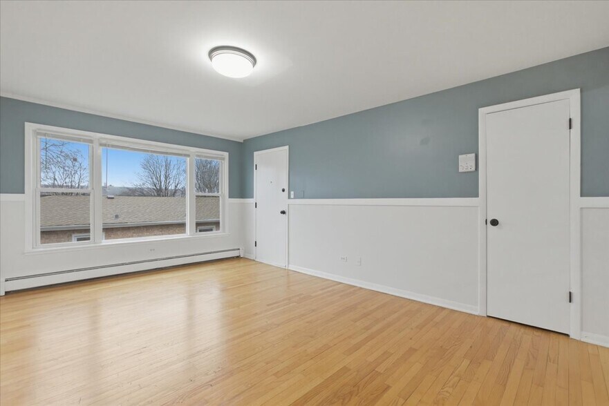 Building Photo - 8917 S Cottage Grove Ave