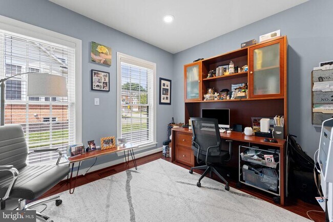 Building Photo - 43550 Riverpoint Dr