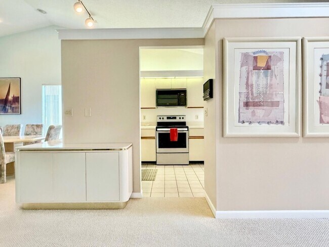 Building Photo - 10678 Ocean Palm Way