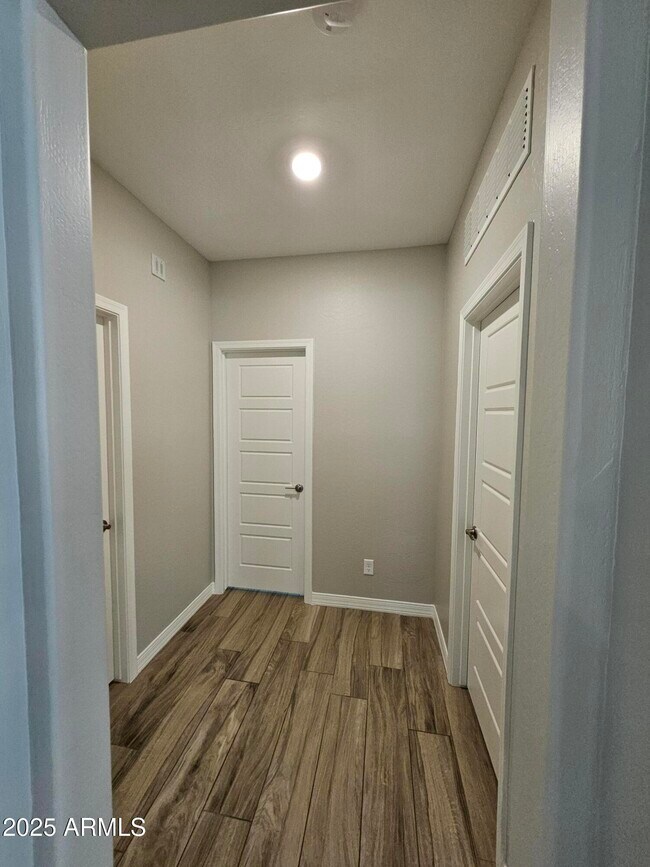 Building Photo - 40537 W Helen Ct