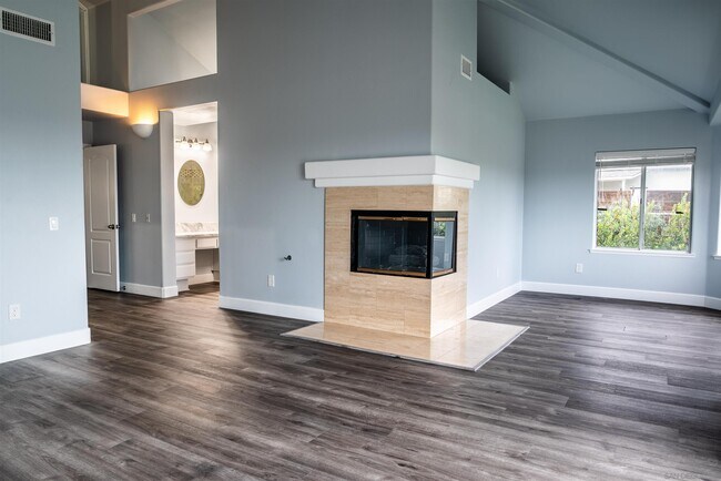 Building Photo - 2930 Doreet Way