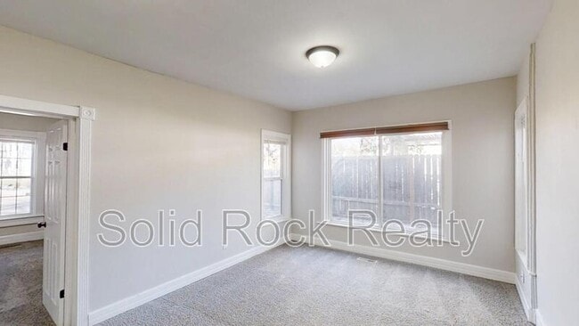 Building Photo - 219 N Institute St