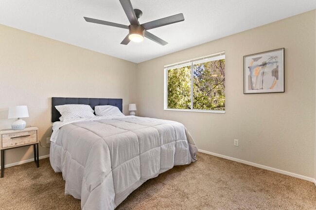 Building Photo - Fully Furnished Modern Home With Great Location