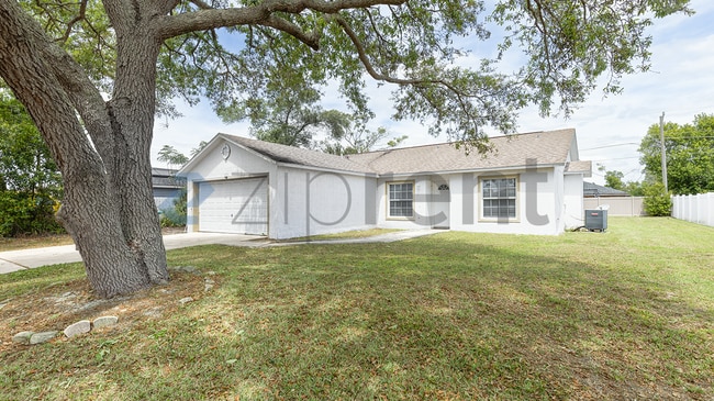 Building Photo - 2750 Gramercy Dr