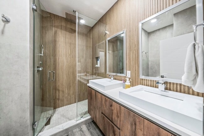 Building Photo - 1250 Placid Ct