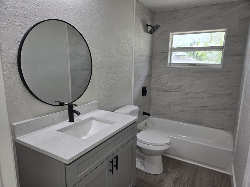 Building Photo - 266 Diamond St