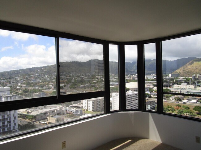 Building Photo - 2724 Kahoaloha Ln